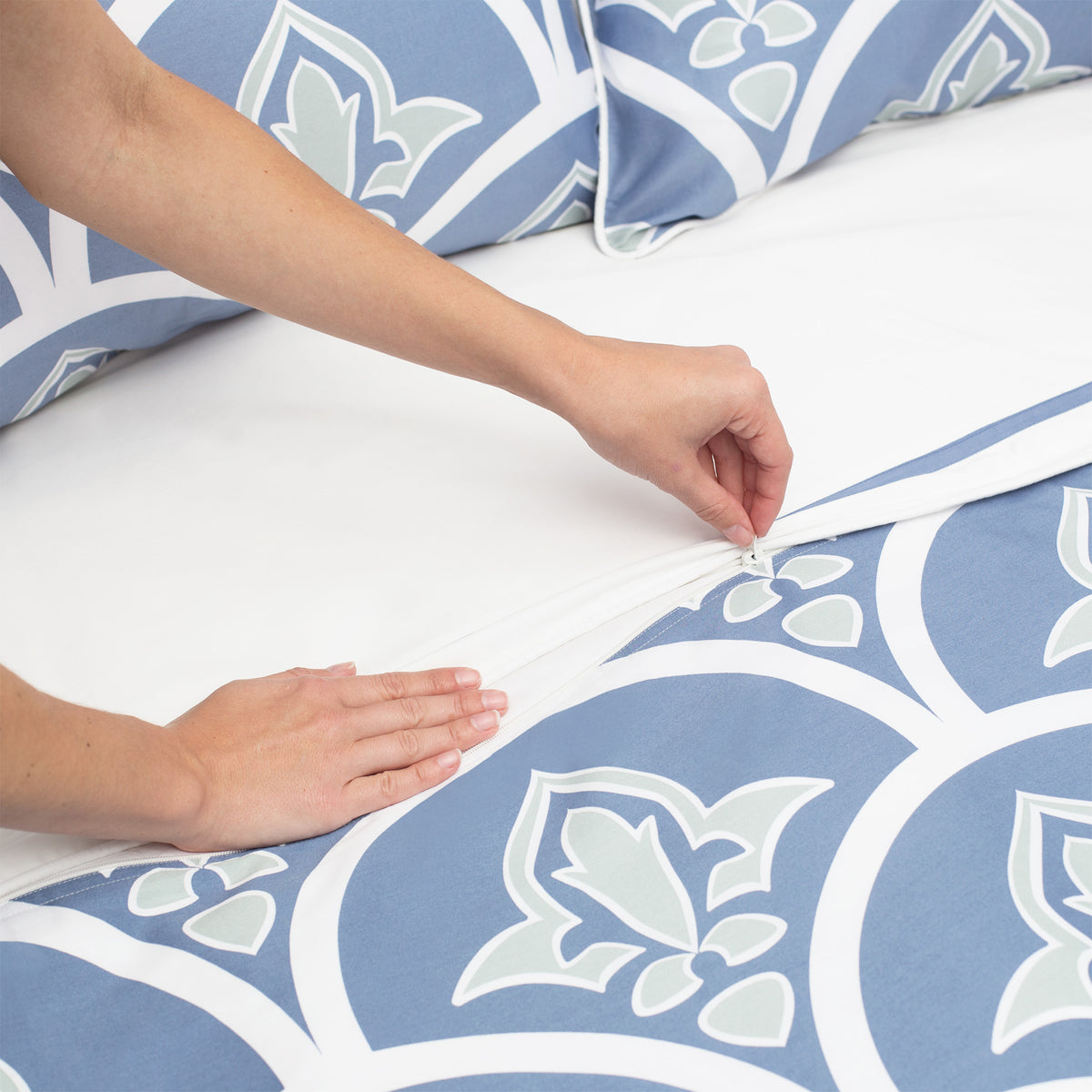 Blue Patterned Zippered Bedding