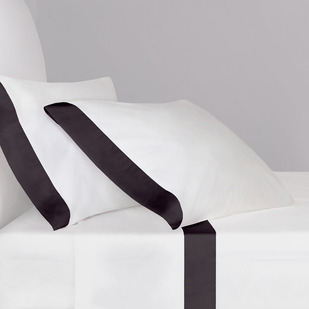 The Black Border Sheet Set