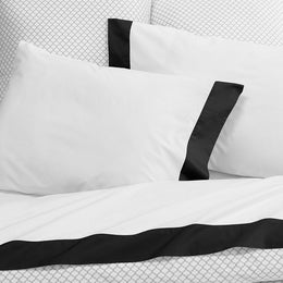 The Black Border Sheet Set