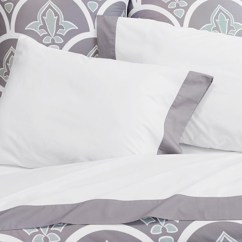 The English Grey Border Sheet Set