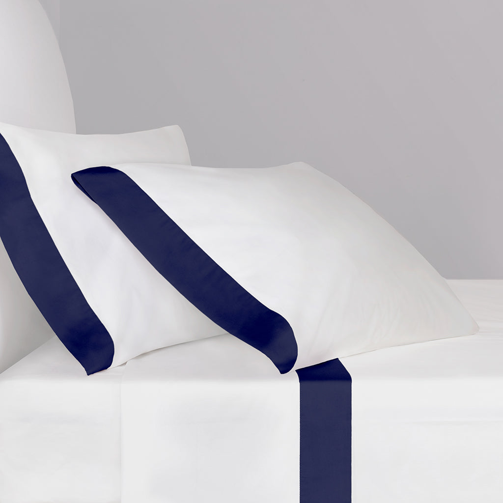 The Navy Blue Border Sheet Set