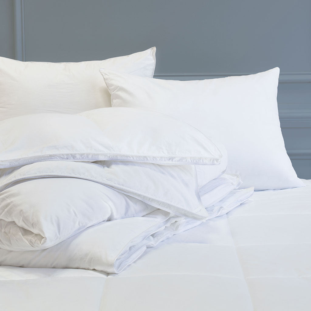 The Luxe Cotton Filled White Comforter
