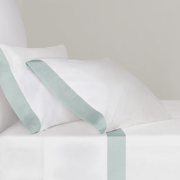 The Porcelain Green Border Sheet Set