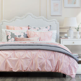 The Chevron Light Grey Quilt & Sham